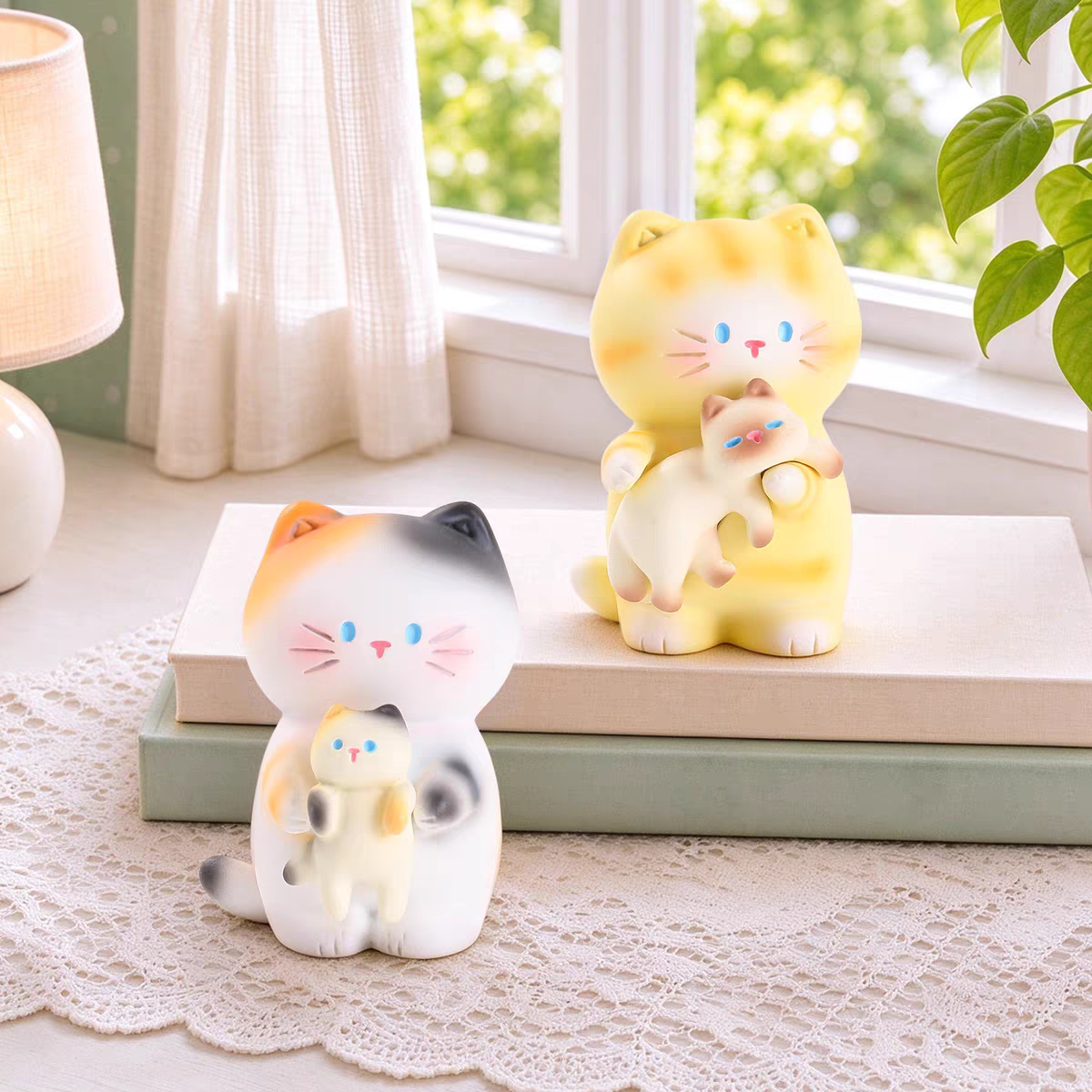The cat'S hug Series Mini Figures